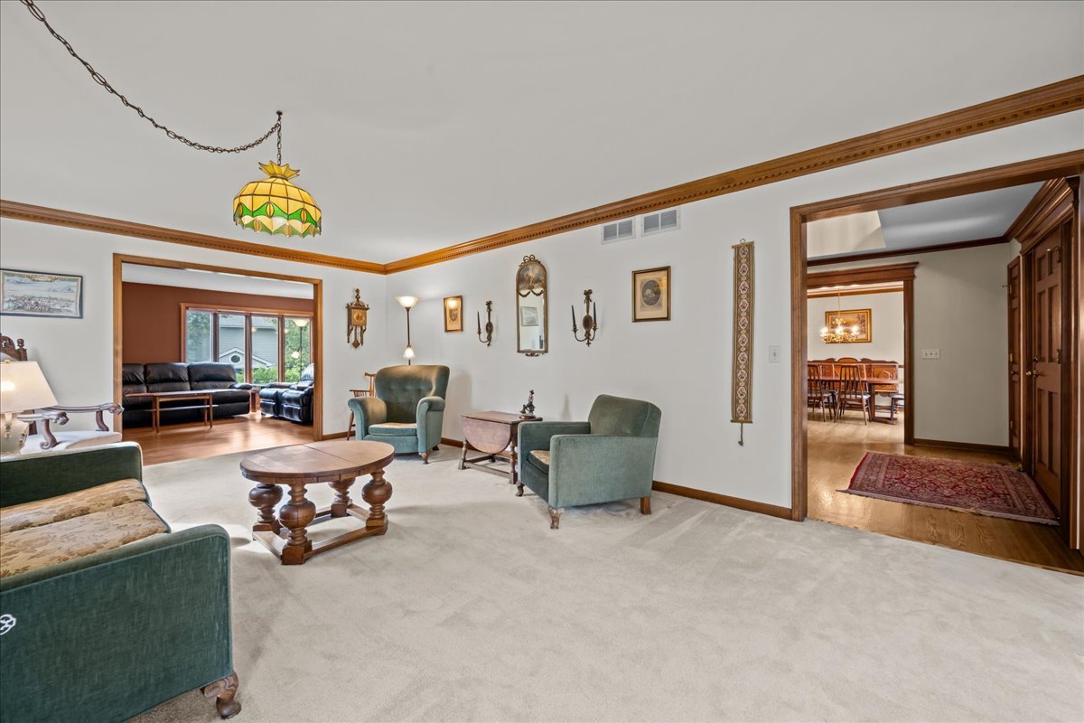 508 Braemar Avenue, Naperville, IL 60563