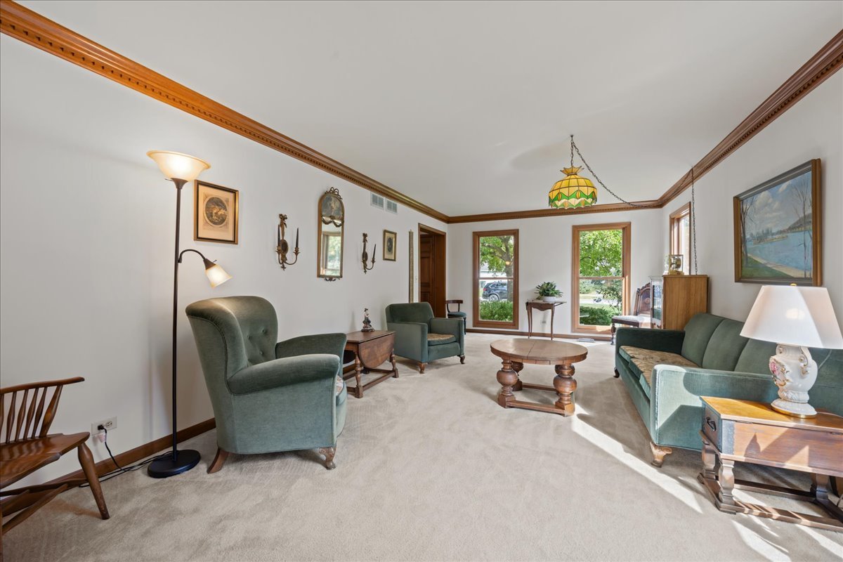 508 Braemar Avenue, Naperville, IL 60563