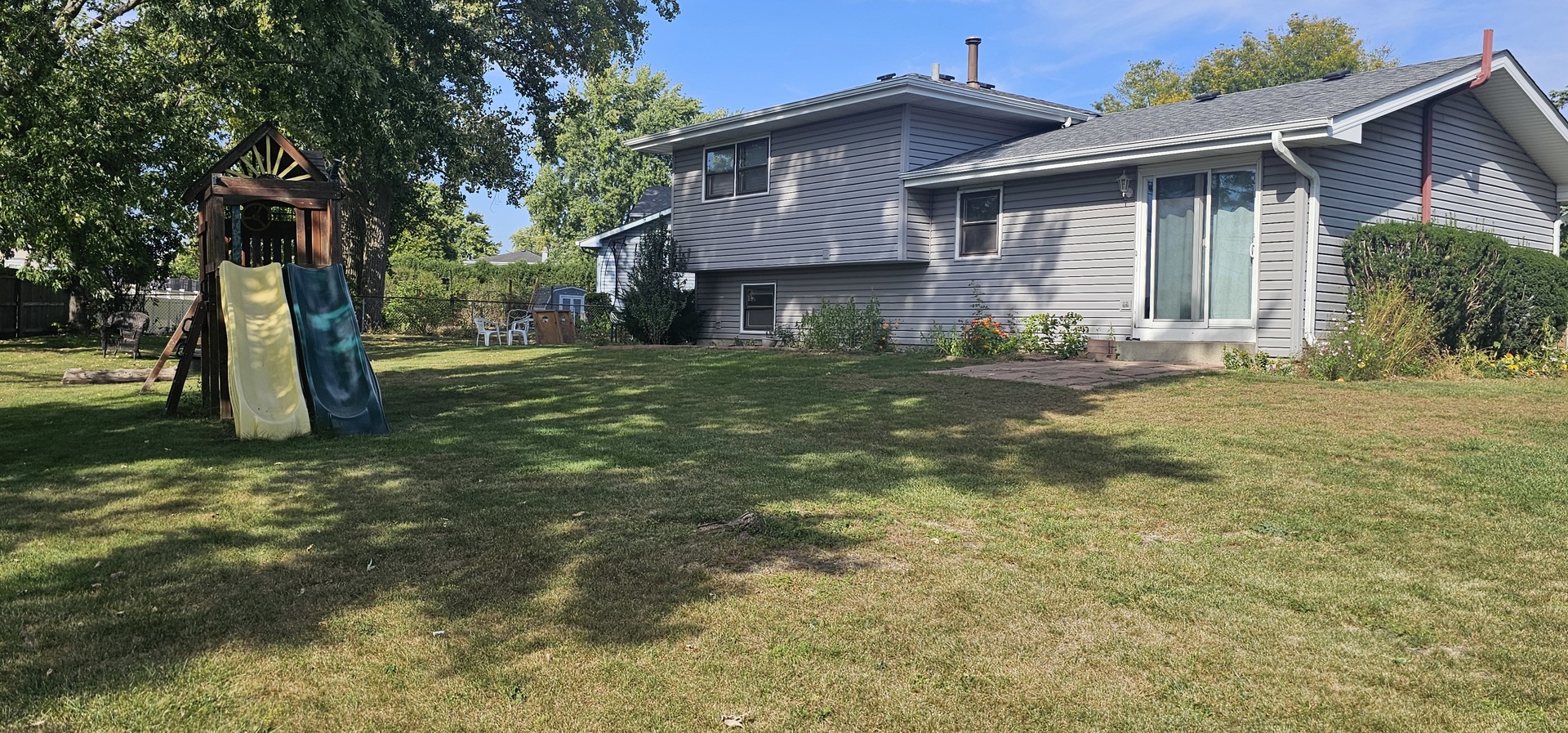 736 Tama Court, Carol Stream, IL 60188