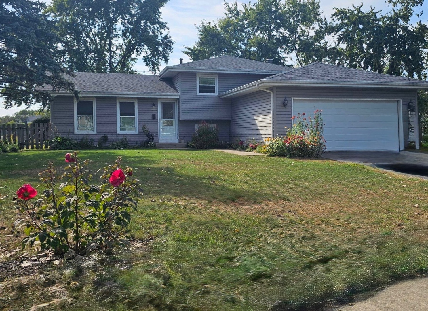 736 Tama Court, Carol Stream, IL 60188