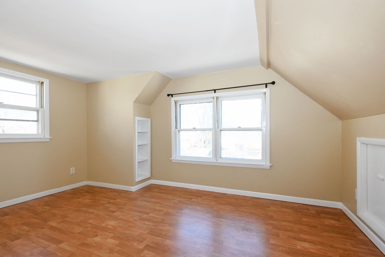 2644 Commercial Avenue, South Chicago Heights, IL 60411