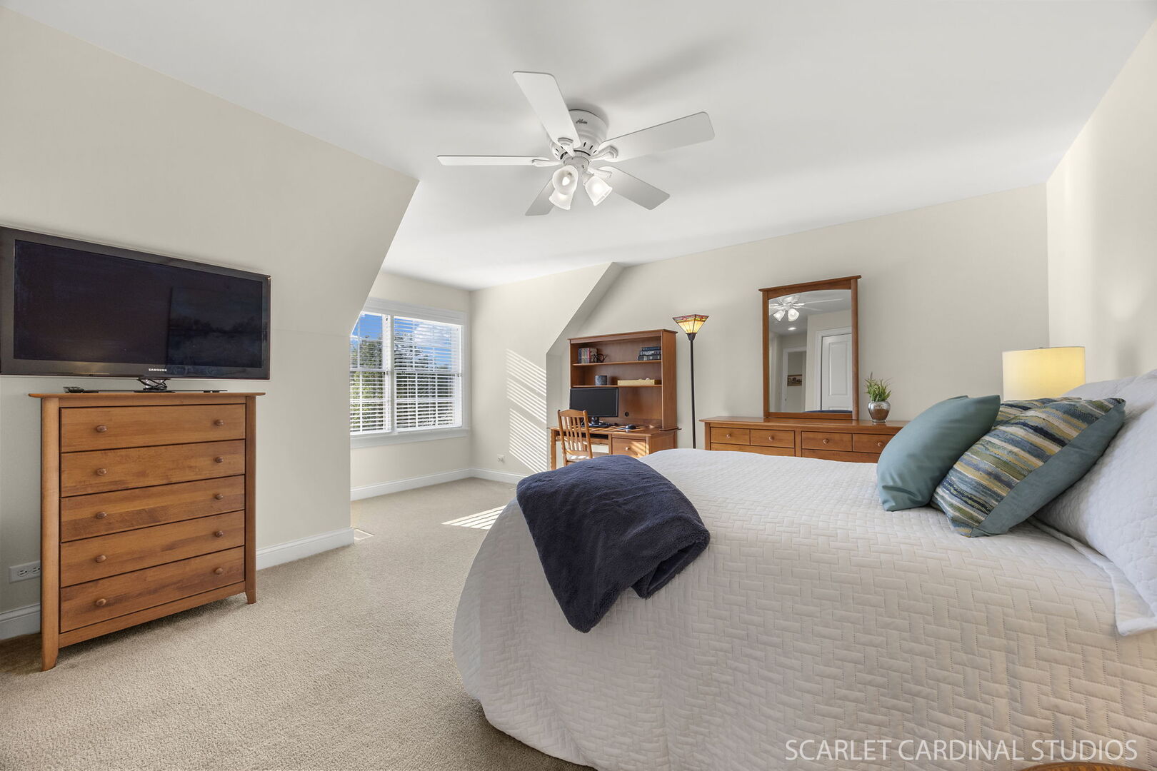 725 Kingsbrook Glen, Glen Ellyn, IL 60137
