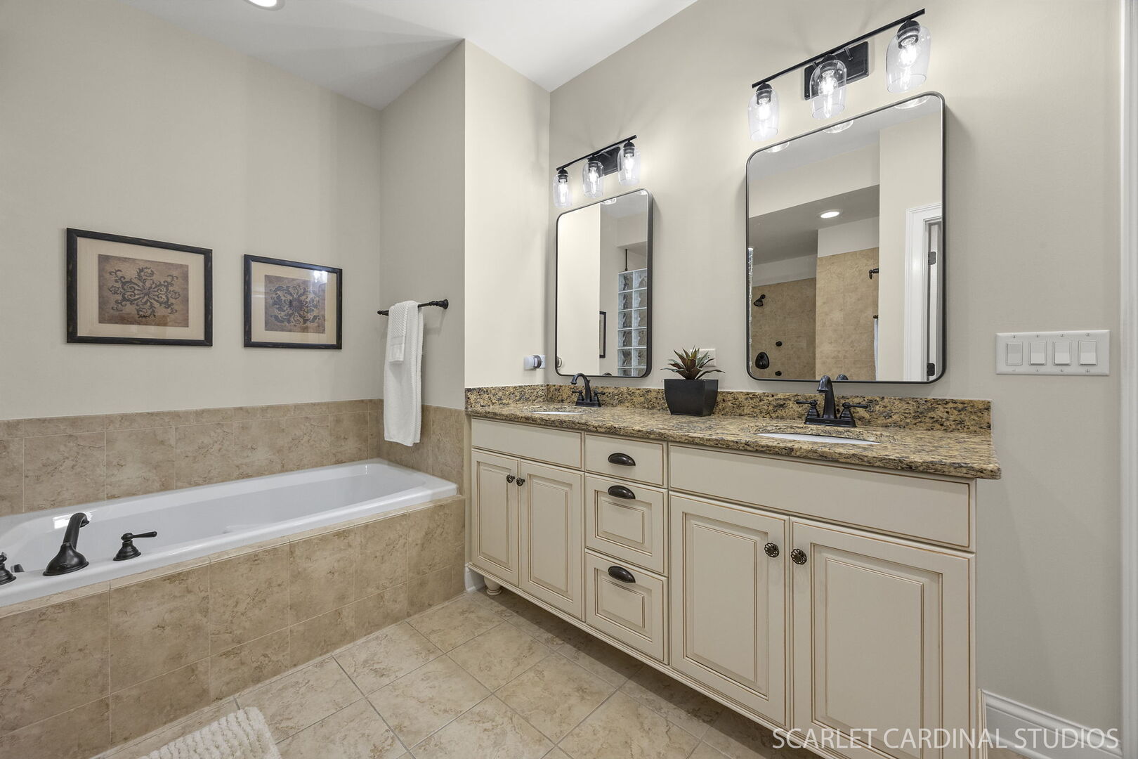 725 Kingsbrook Glen, Glen Ellyn, IL 60137