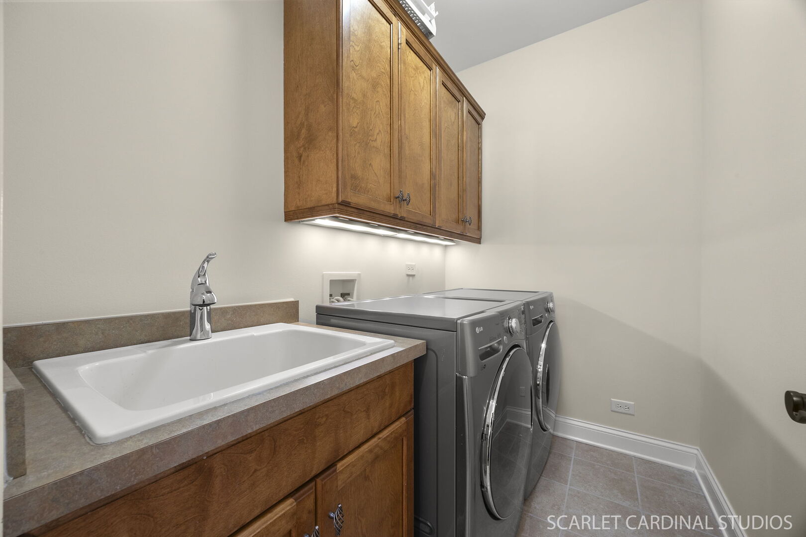 725 Kingsbrook Glen, Glen Ellyn, IL 60137