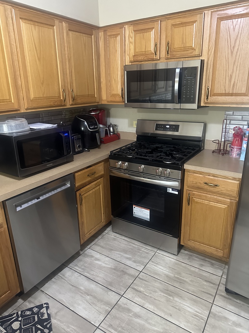 4608 Lindenwood Court, Matteson, IL 60443