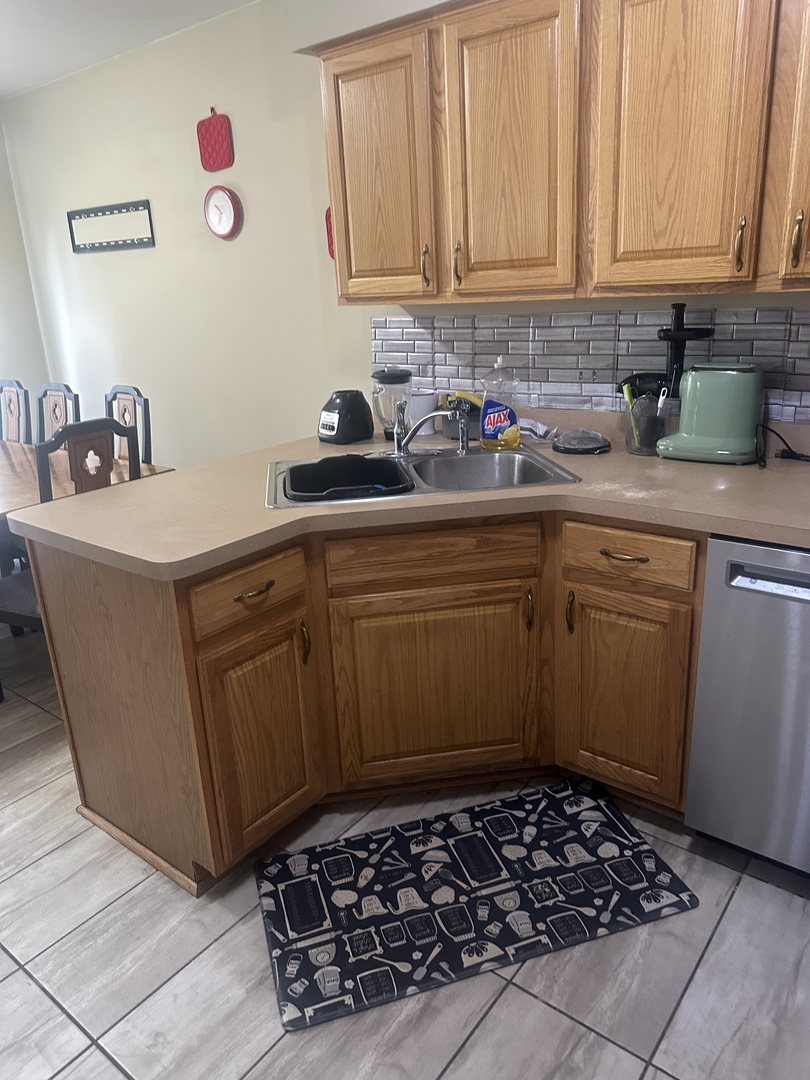 4608 Lindenwood Court, Matteson, IL 60443