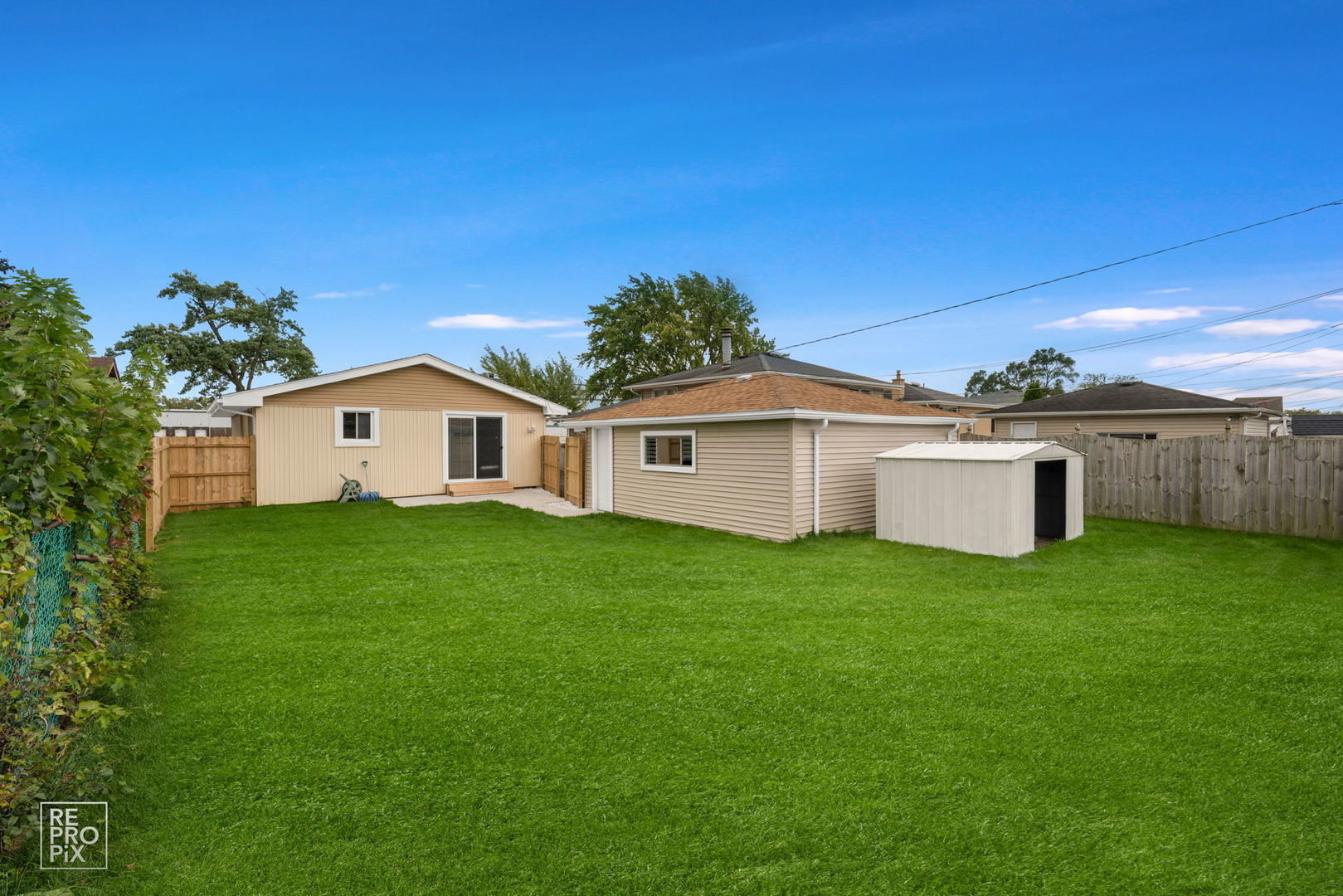 7616 S 78th Avenue, Bridgeview, IL 60455