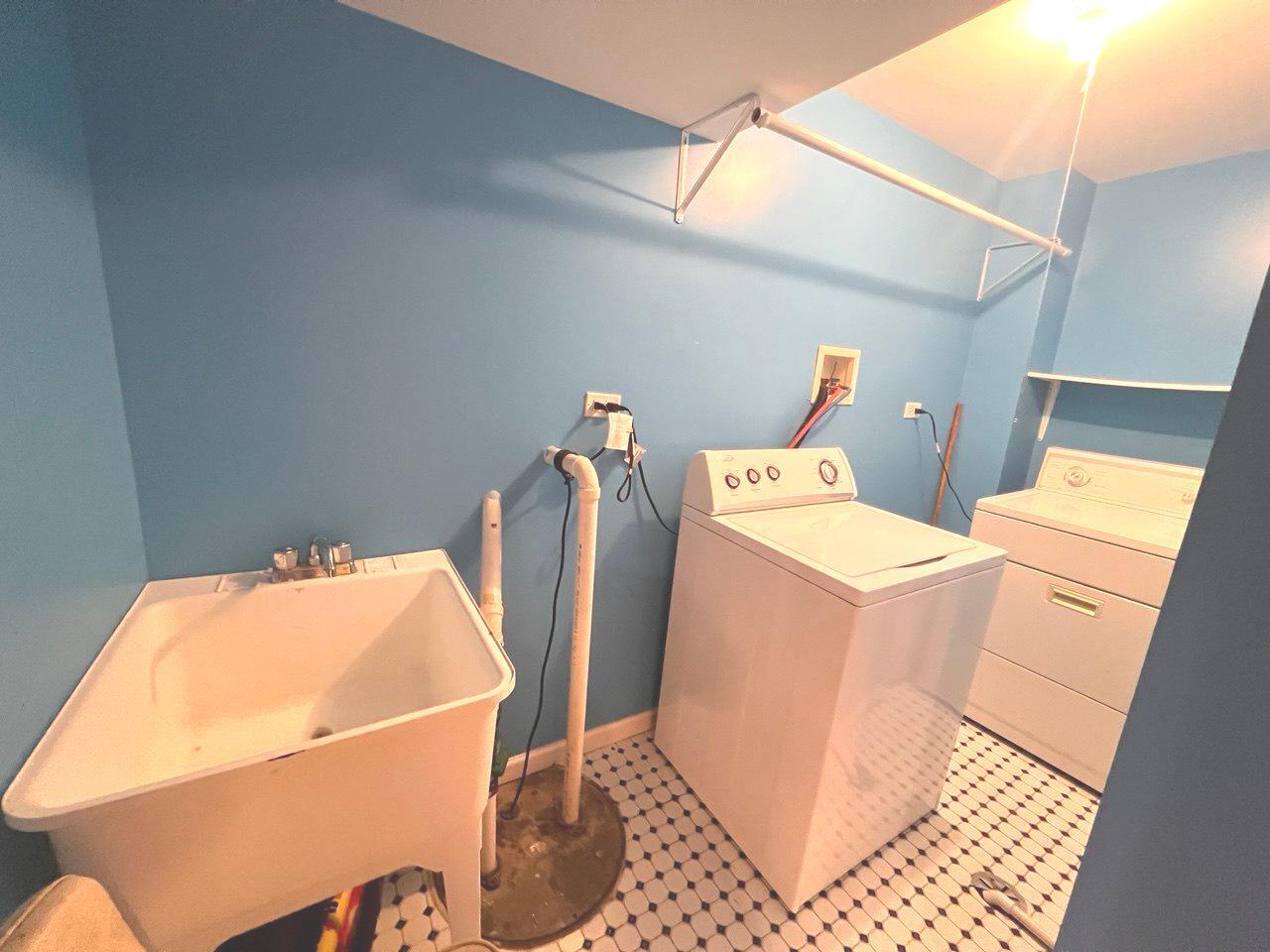 823 Gladstone Drive, Vernon Hills, IL 60061