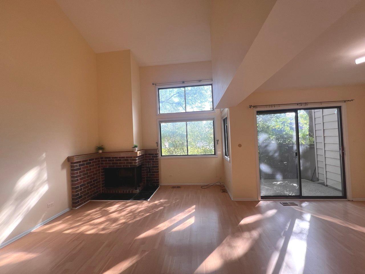 823 Gladstone Drive, Vernon Hills, IL 60061