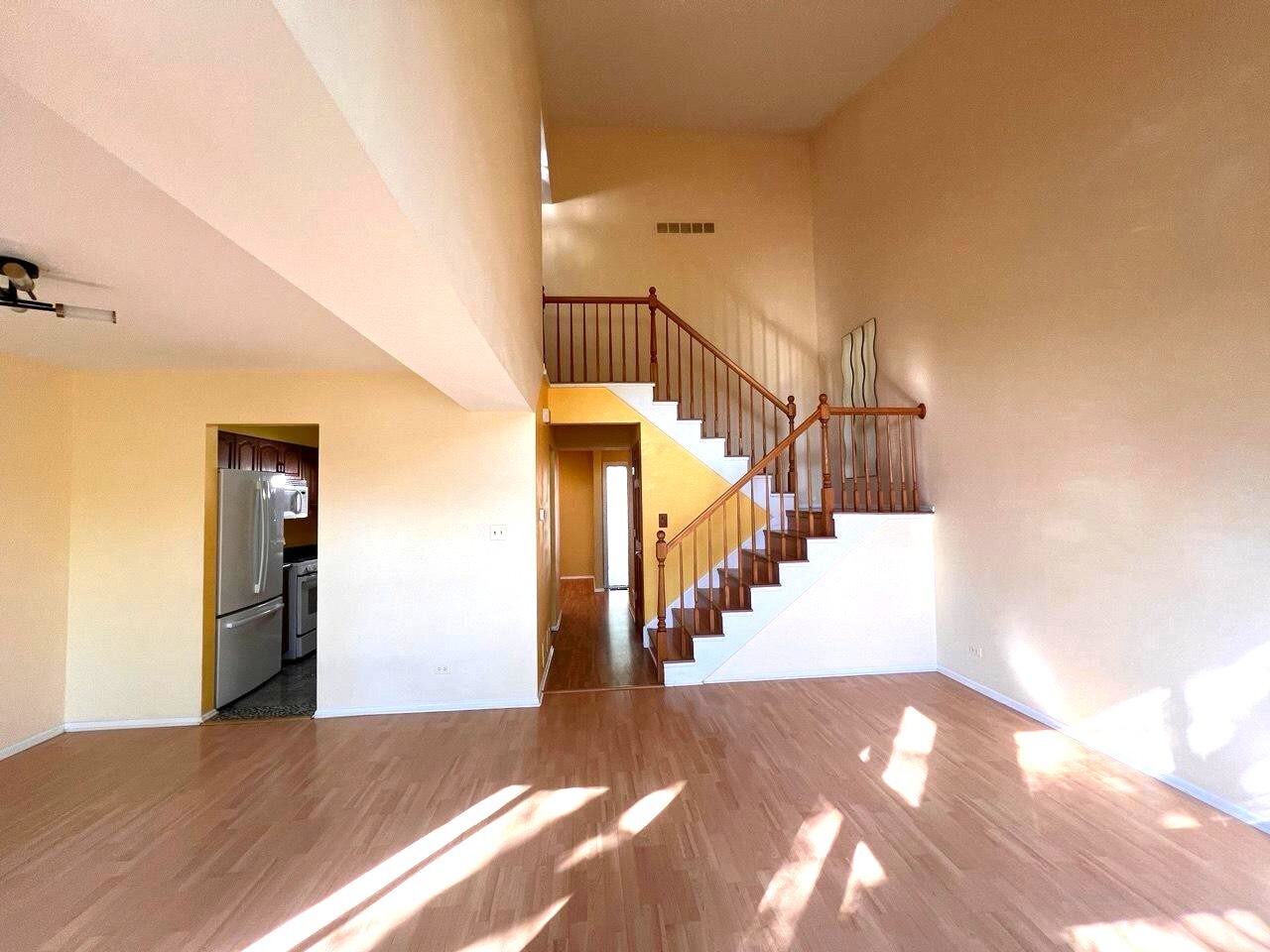 823 Gladstone Drive, Vernon Hills, IL 60061