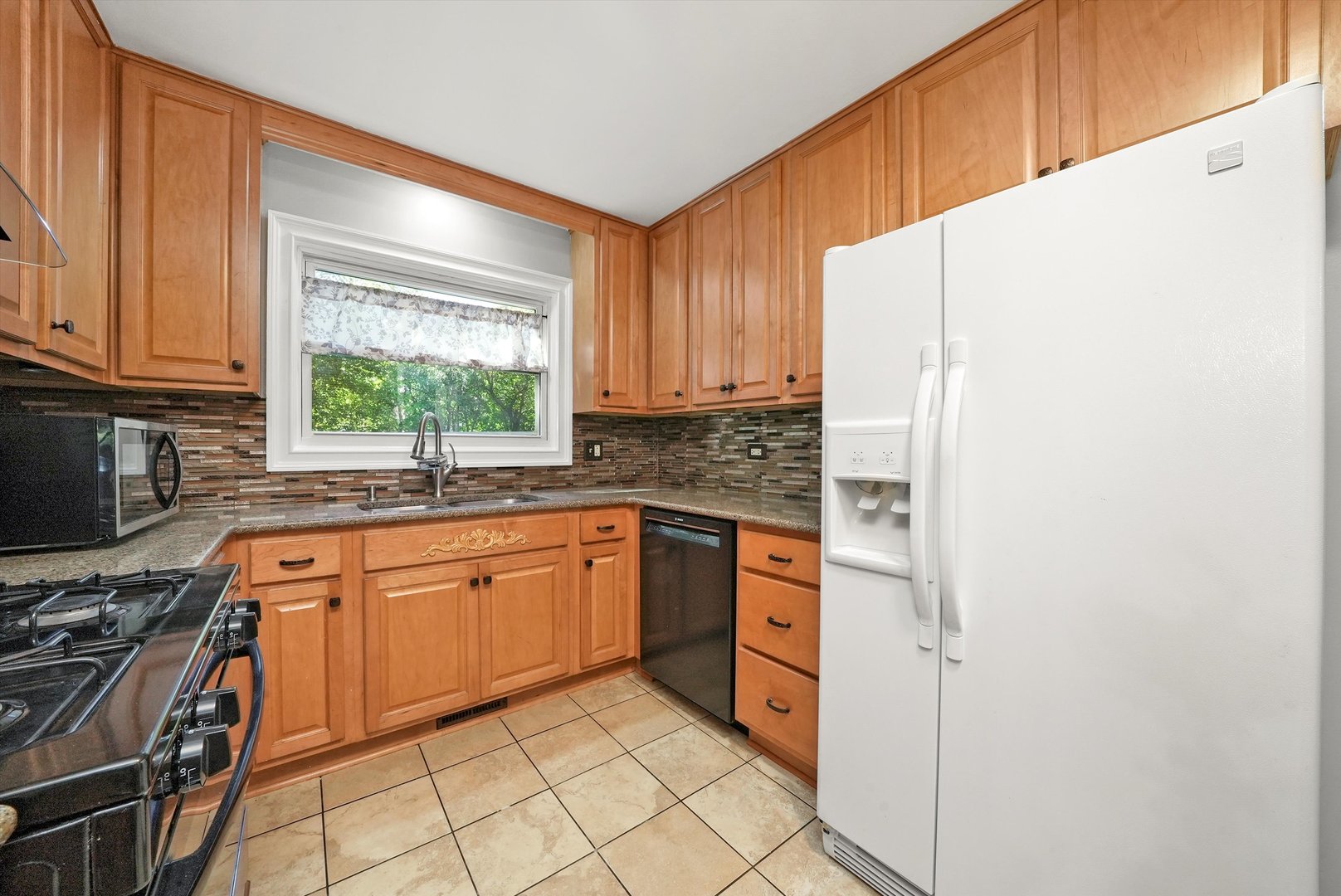 318 Brittain Avenue, Grayslake, IL 60030