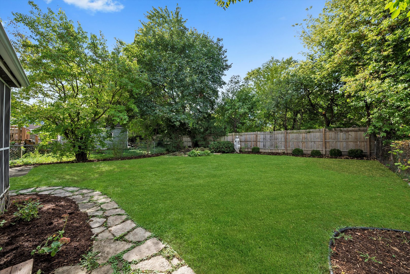 318 Brittain Avenue, Grayslake, IL 60030