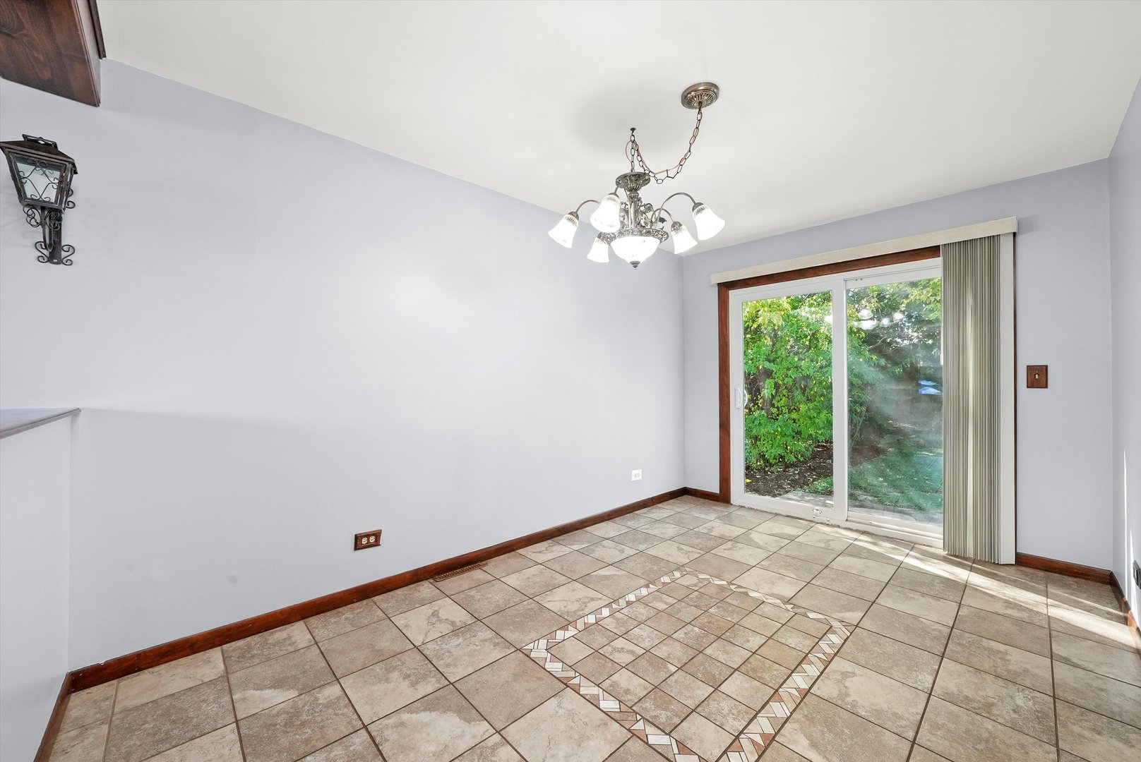 318 Brittain Avenue, Grayslake, IL 60030