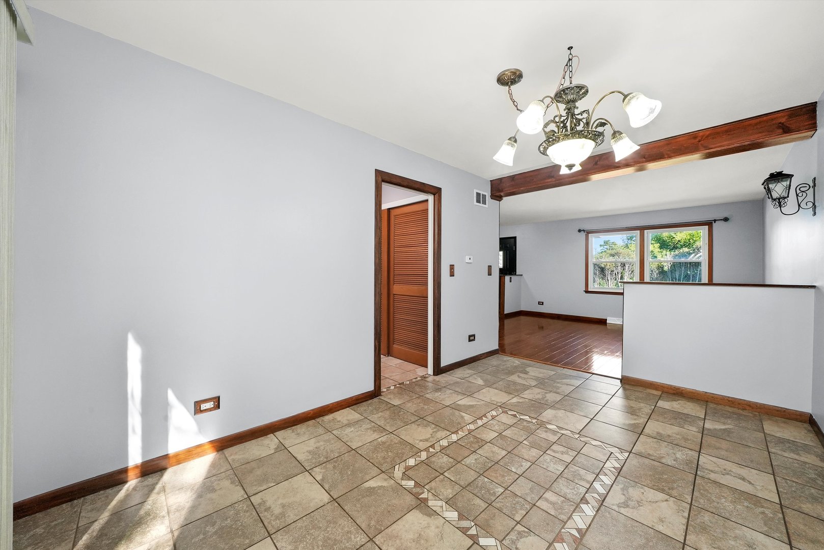 318 Brittain Avenue, Grayslake, IL 60030