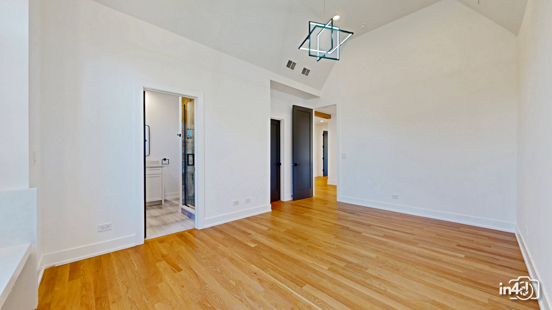 366 N Highview Avenue, Elmhurst, IL 60126