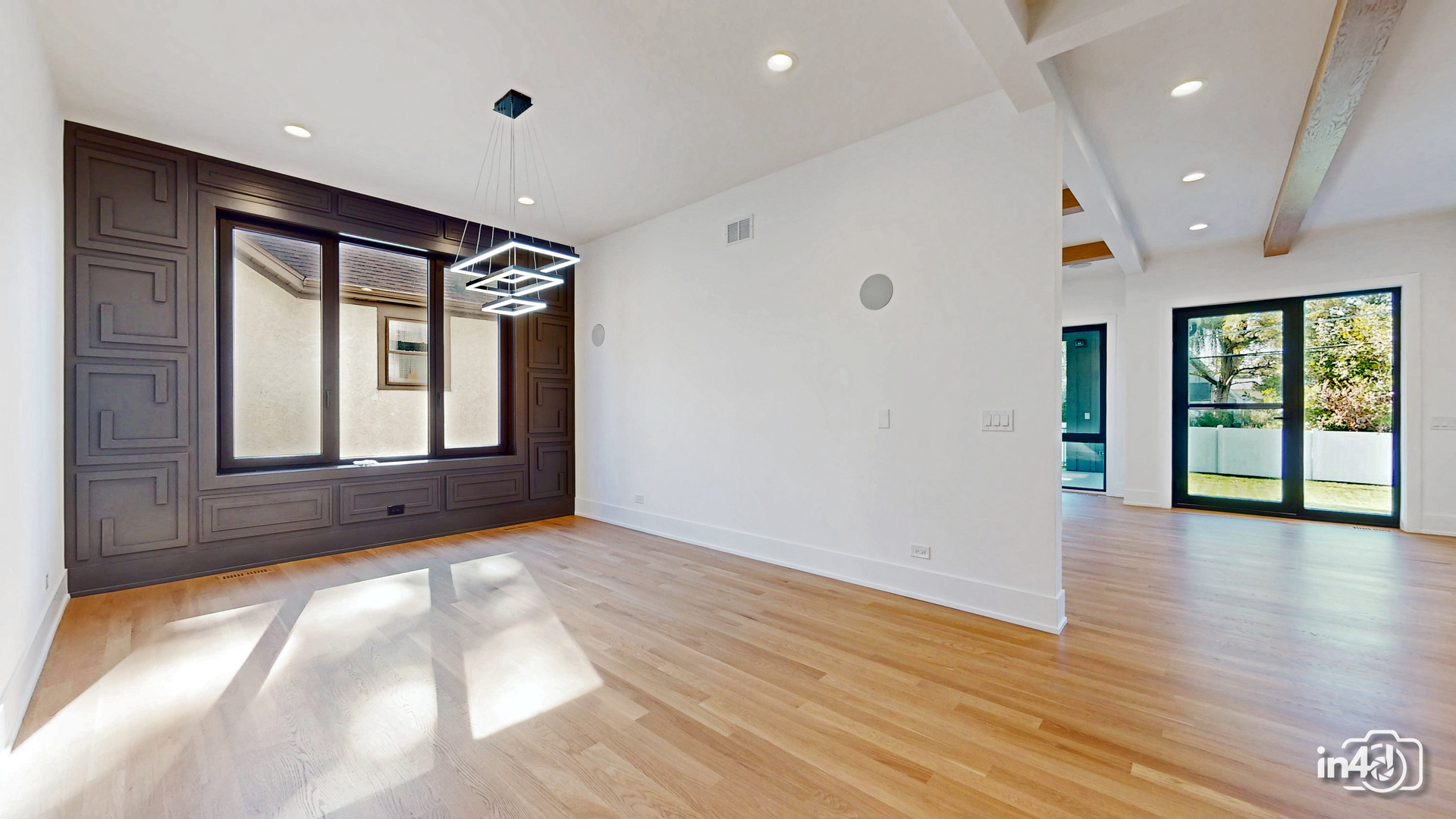 366 N Highview Avenue, Elmhurst, IL 60126