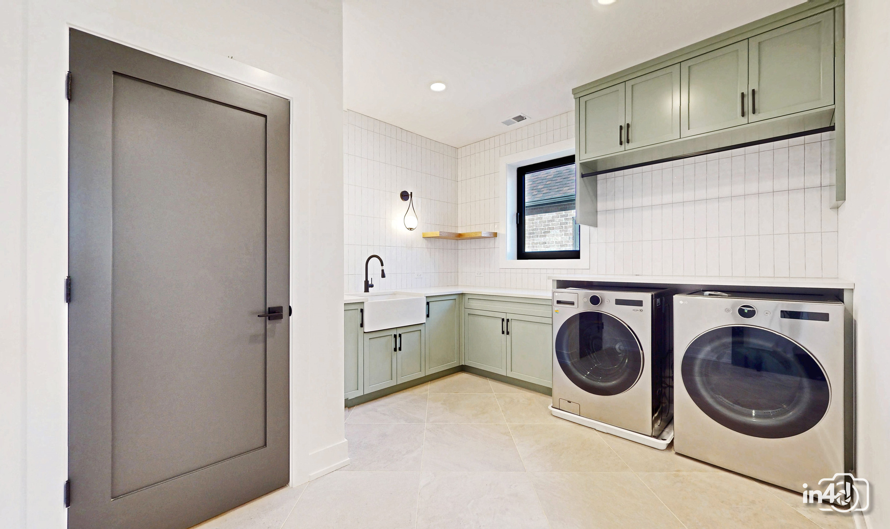 366 N Highview Avenue, Elmhurst, IL 60126