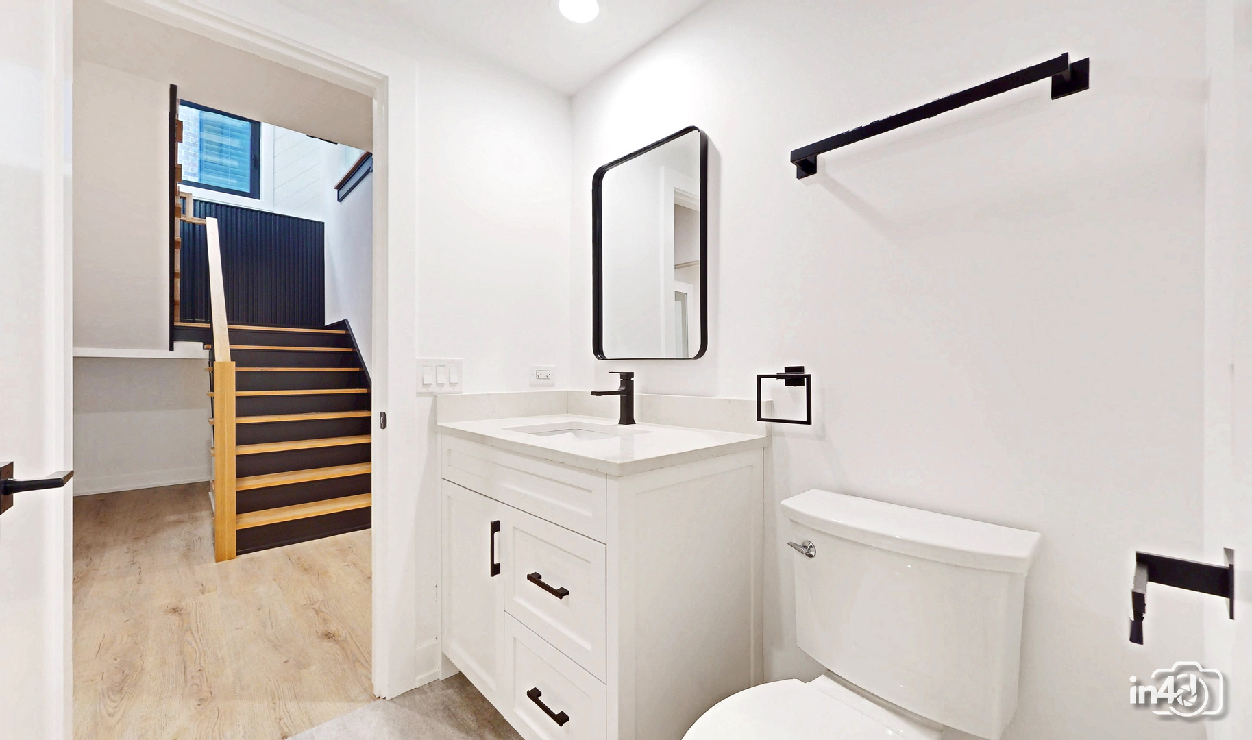 366 N Highview Avenue, Elmhurst, IL 60126