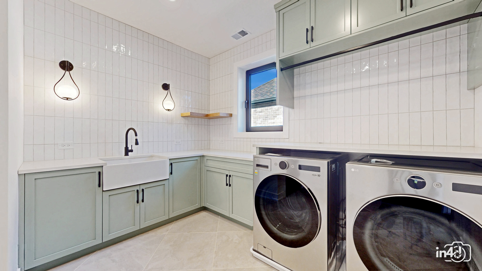 366 N Highview Avenue, Elmhurst, IL 60126