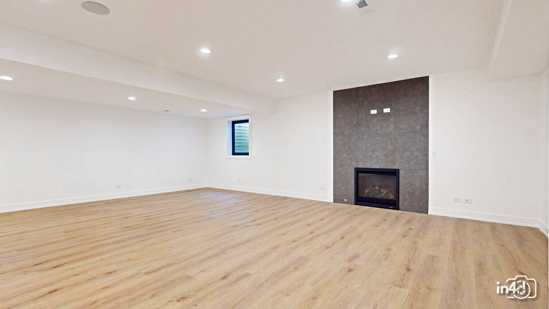 366 N Highview Avenue, Elmhurst, IL 60126