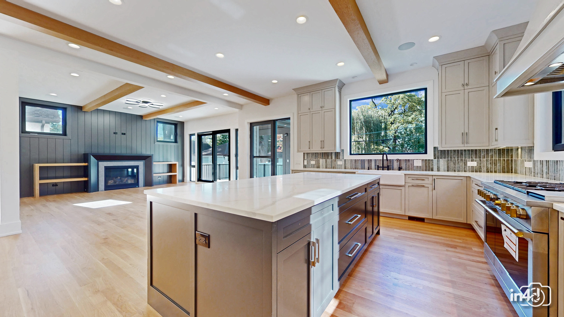 366 N Highview Avenue, Elmhurst, IL 60126