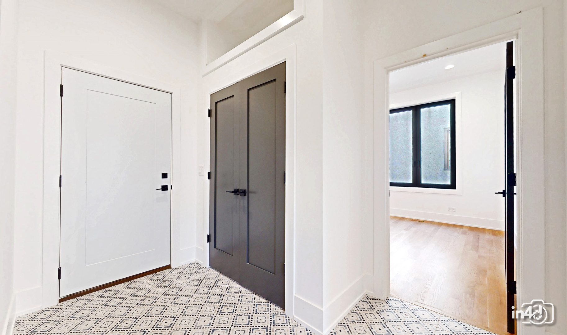 366 N Highview Avenue, Elmhurst, IL 60126