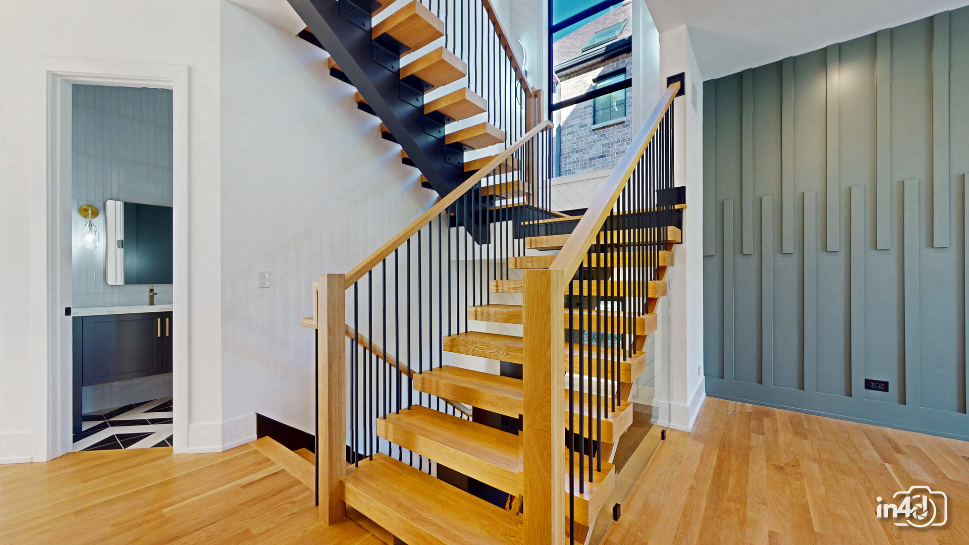 366 N Highview Avenue, Elmhurst, IL 60126