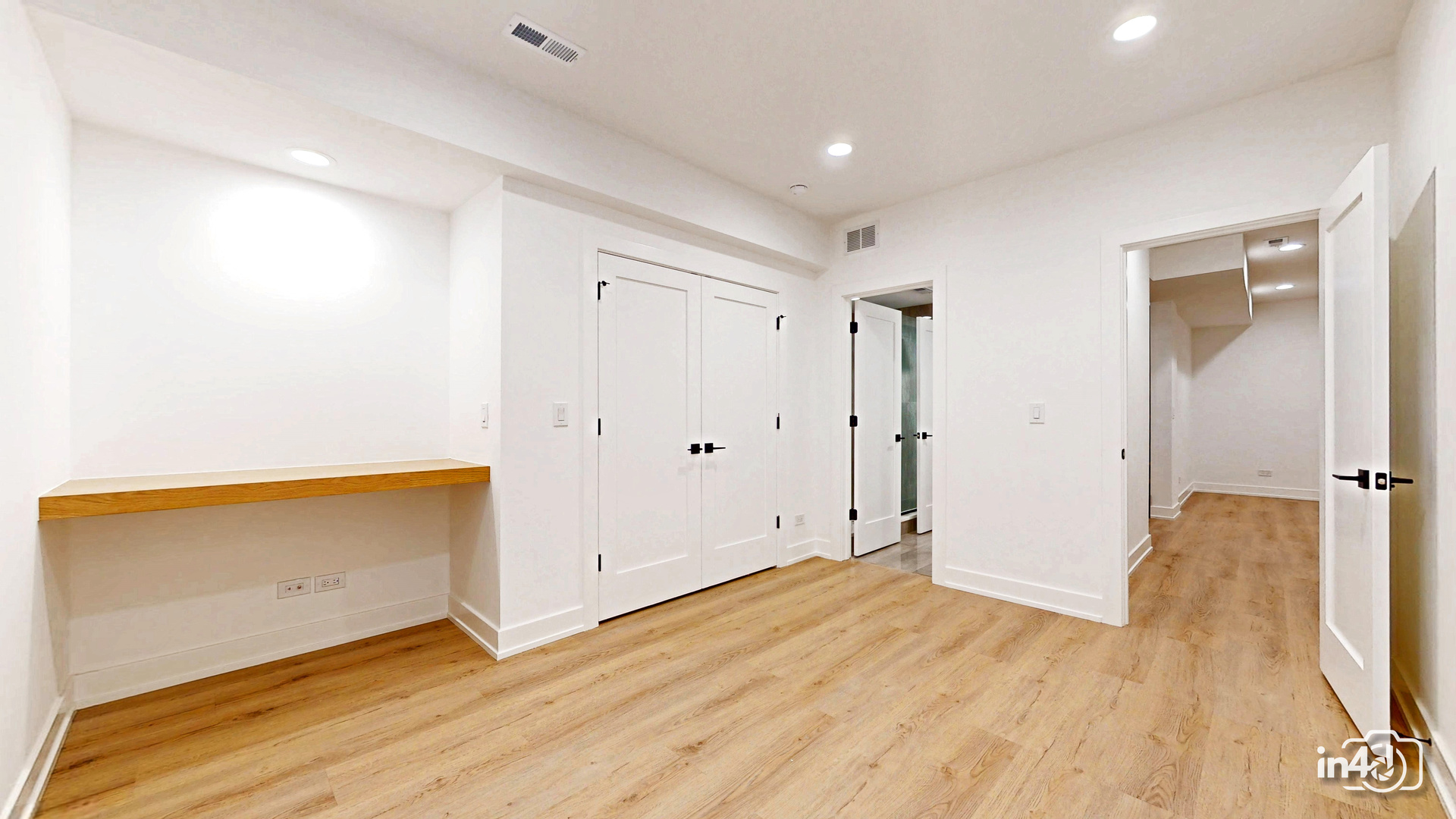 366 N Highview Avenue, Elmhurst, IL 60126