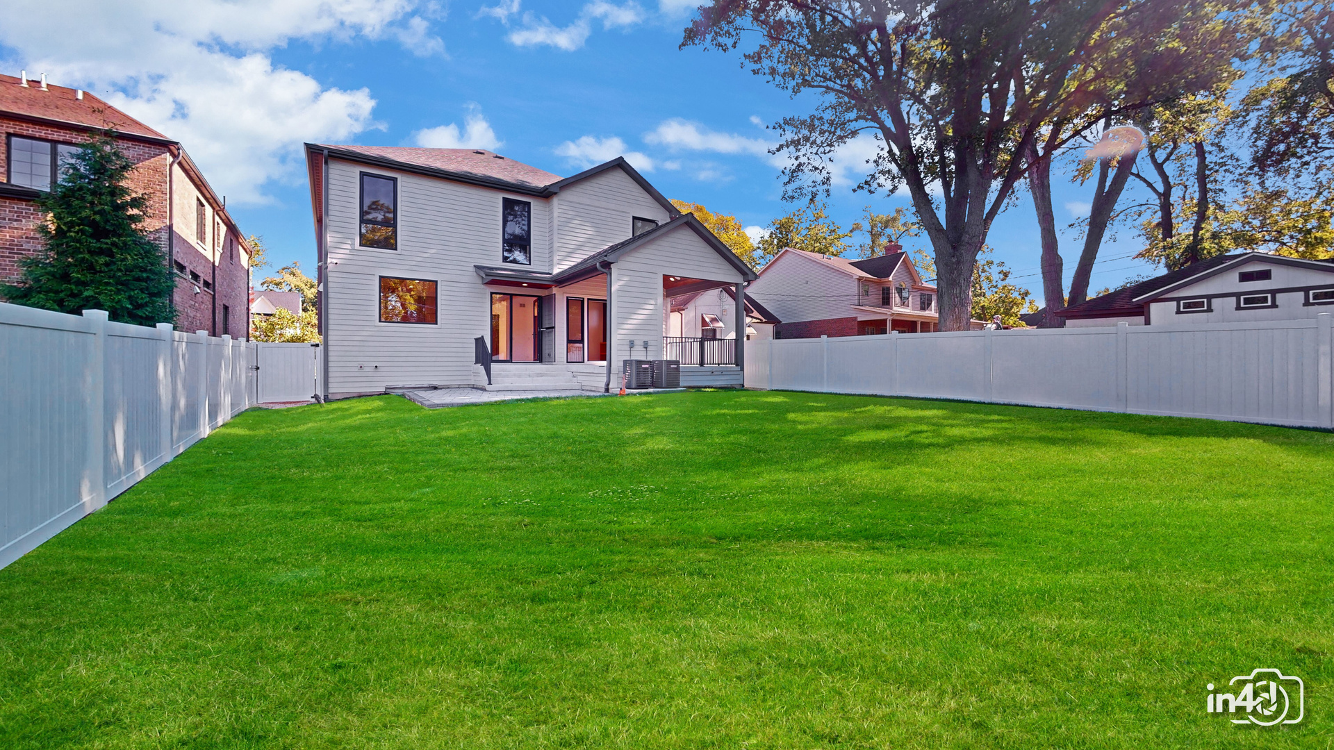 366 N Highview Avenue, Elmhurst, IL 60126