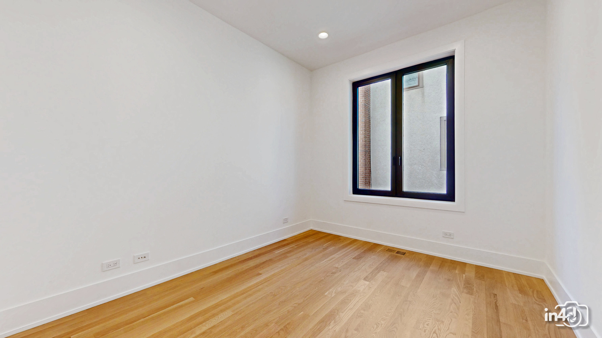 366 N Highview Avenue, Elmhurst, IL 60126