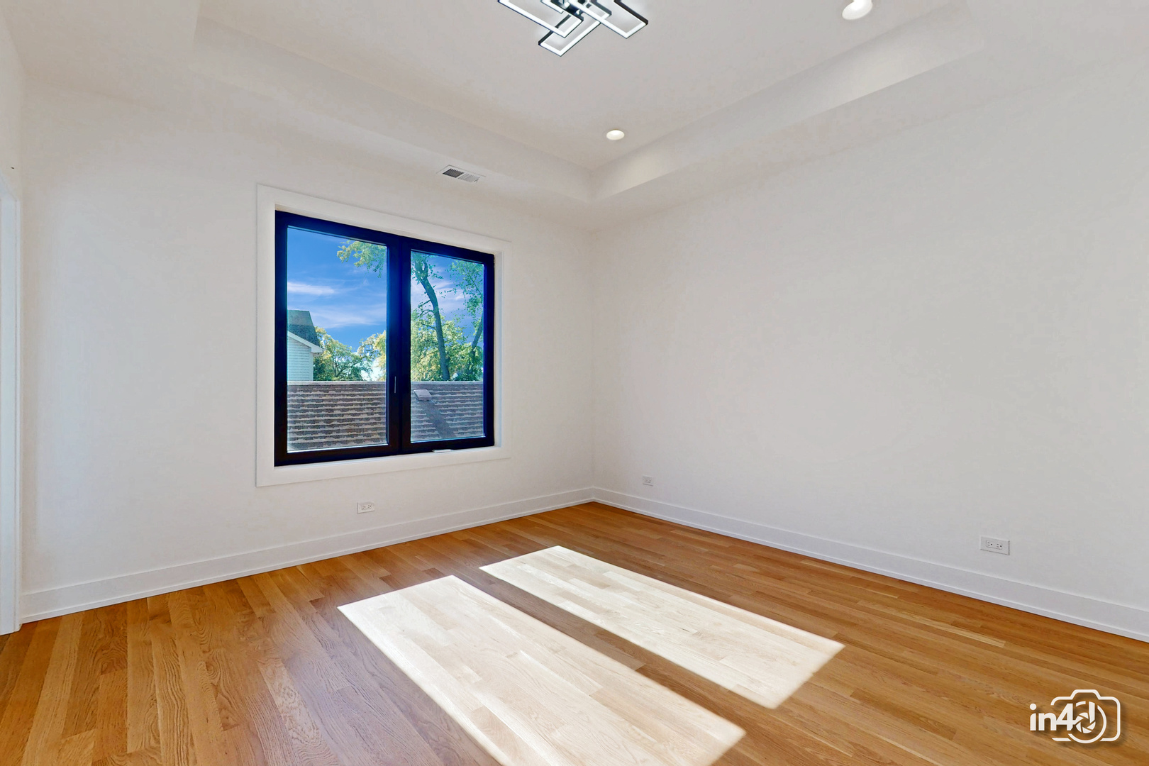 366 N Highview Avenue, Elmhurst, IL 60126