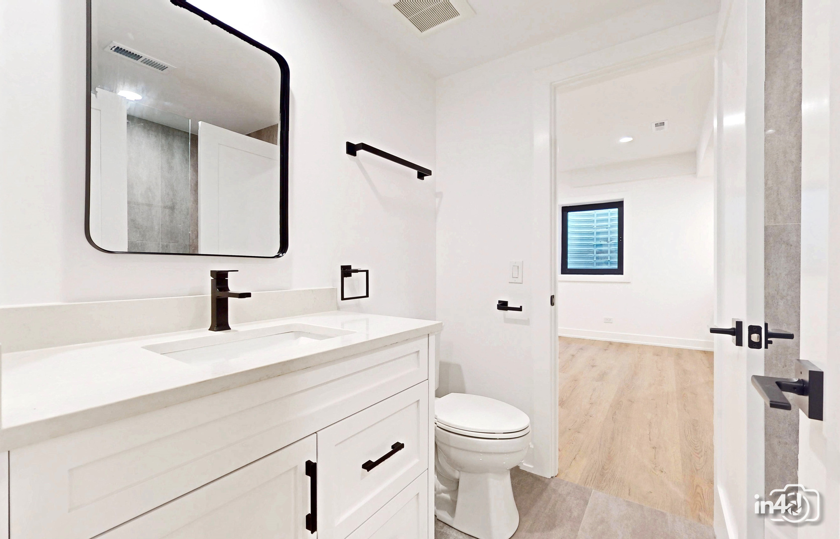 366 N Highview Avenue, Elmhurst, IL 60126