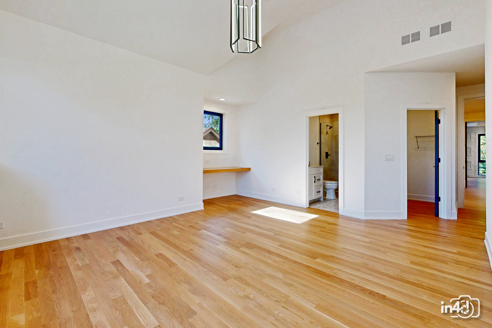 366 N Highview Avenue, Elmhurst, IL 60126