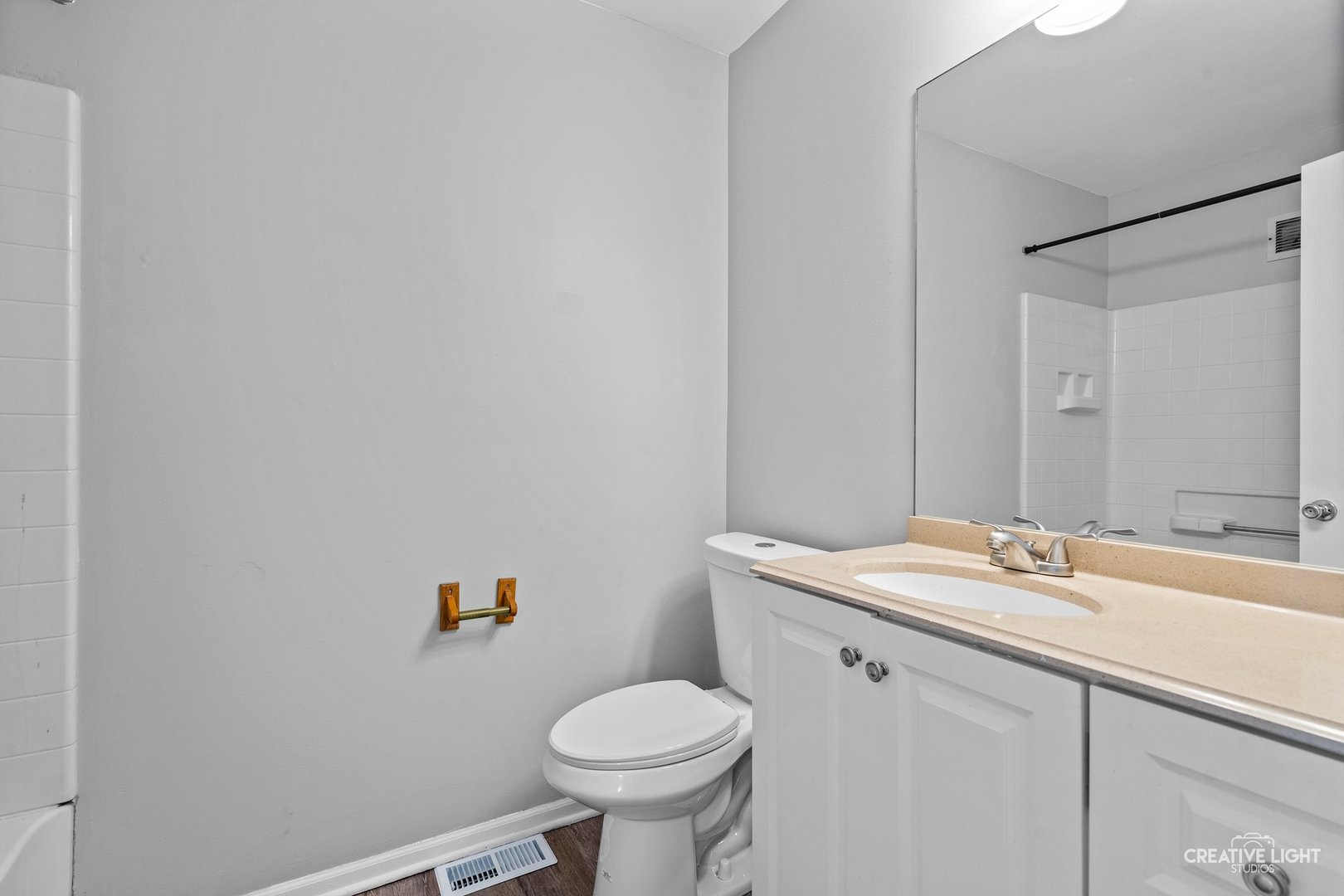 911 Symphony Drive, Aurora, IL 60504