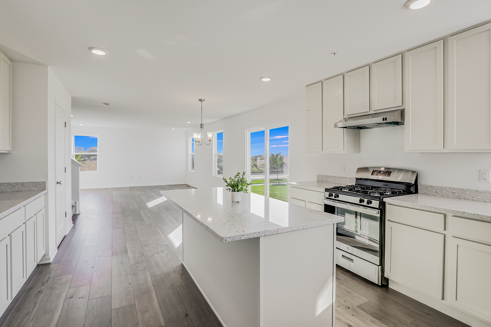 512 Endicott Road, South Elgin, IL 60177