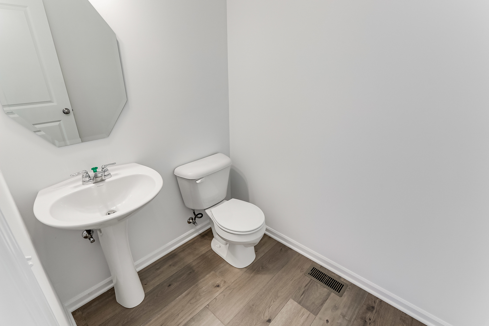 512 Endicott Road, South Elgin, IL 60177