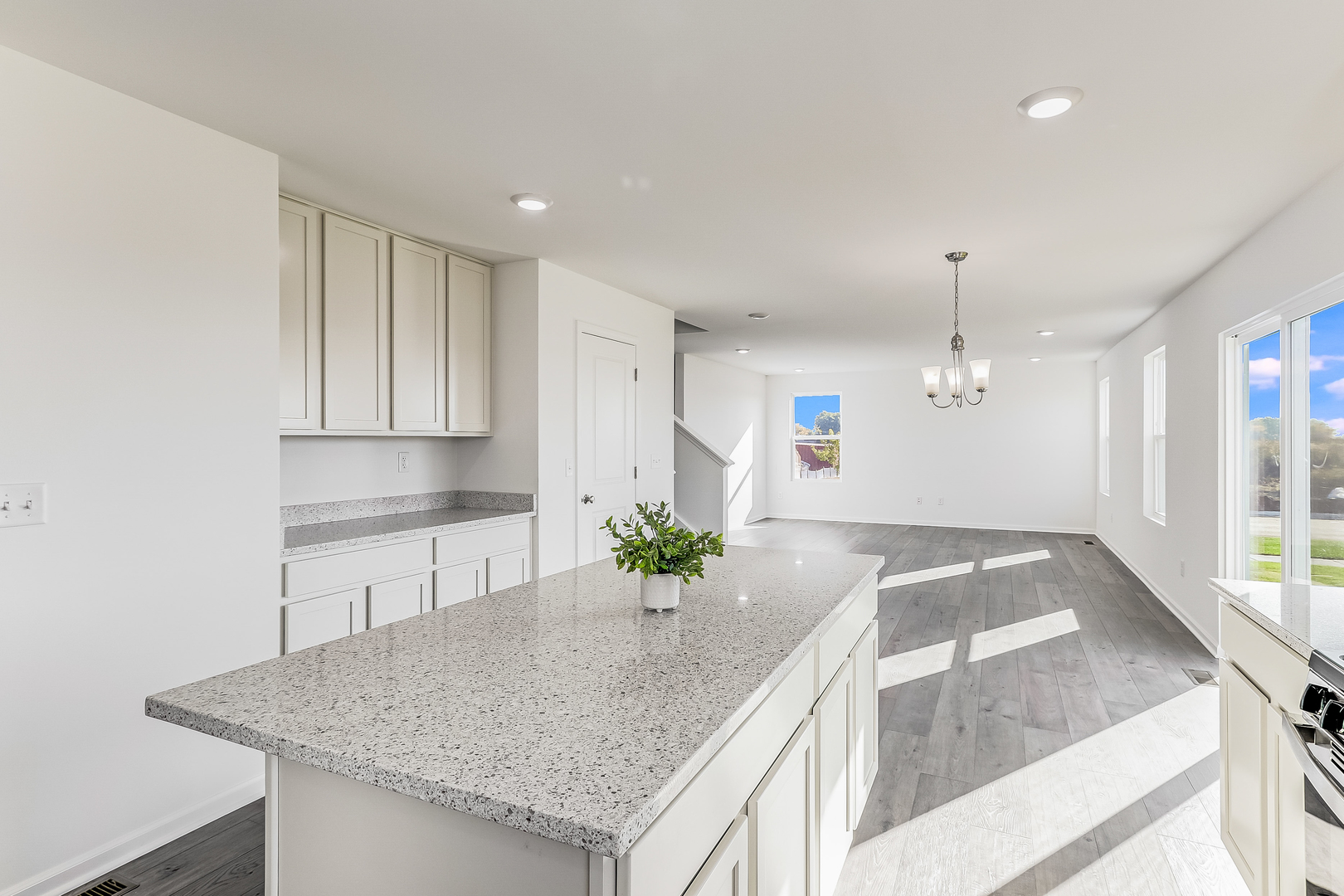 512 Endicott Road, South Elgin, IL 60177