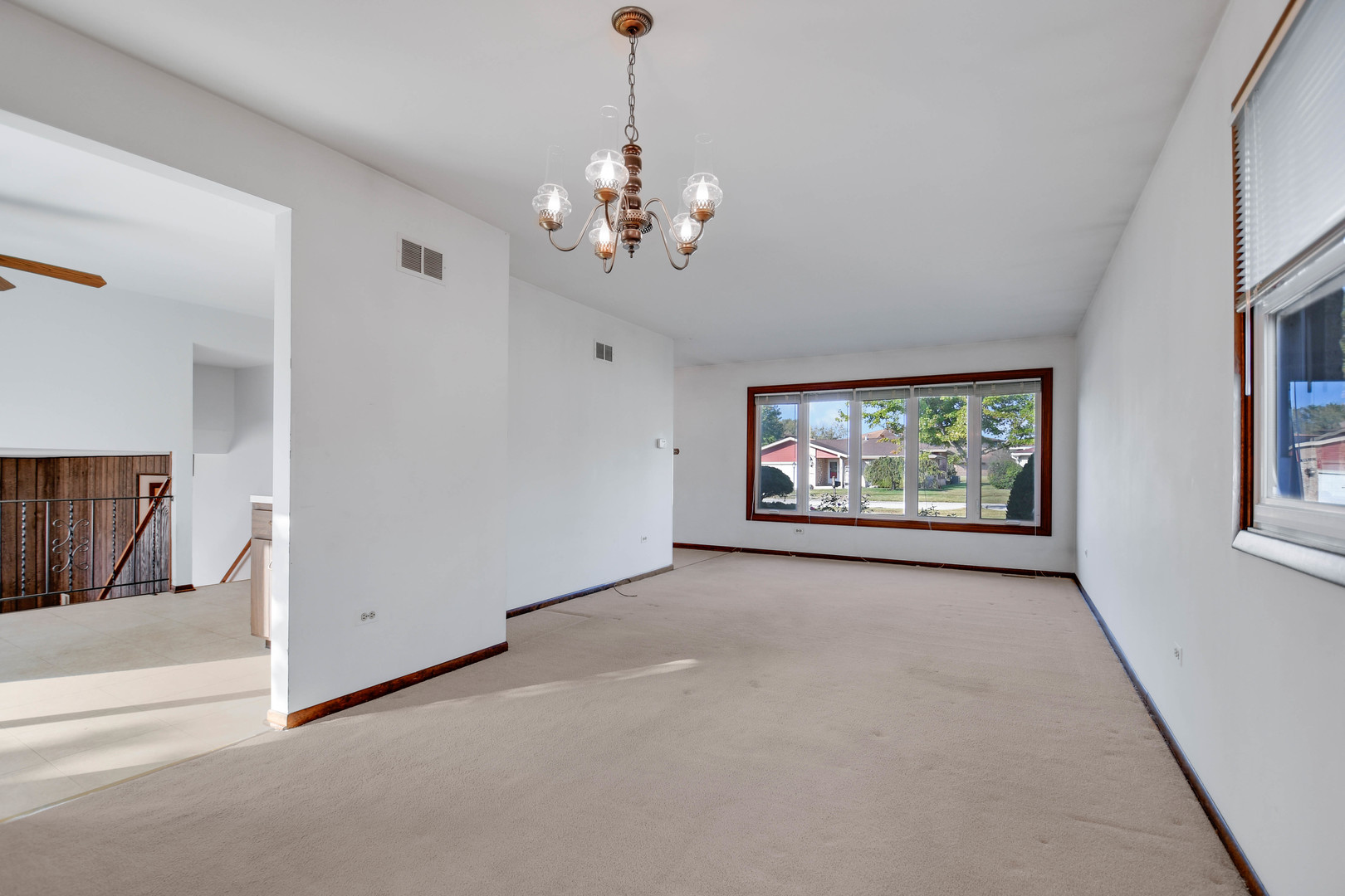 11201 S Deerpath Lane, Palos Hills, IL 60465