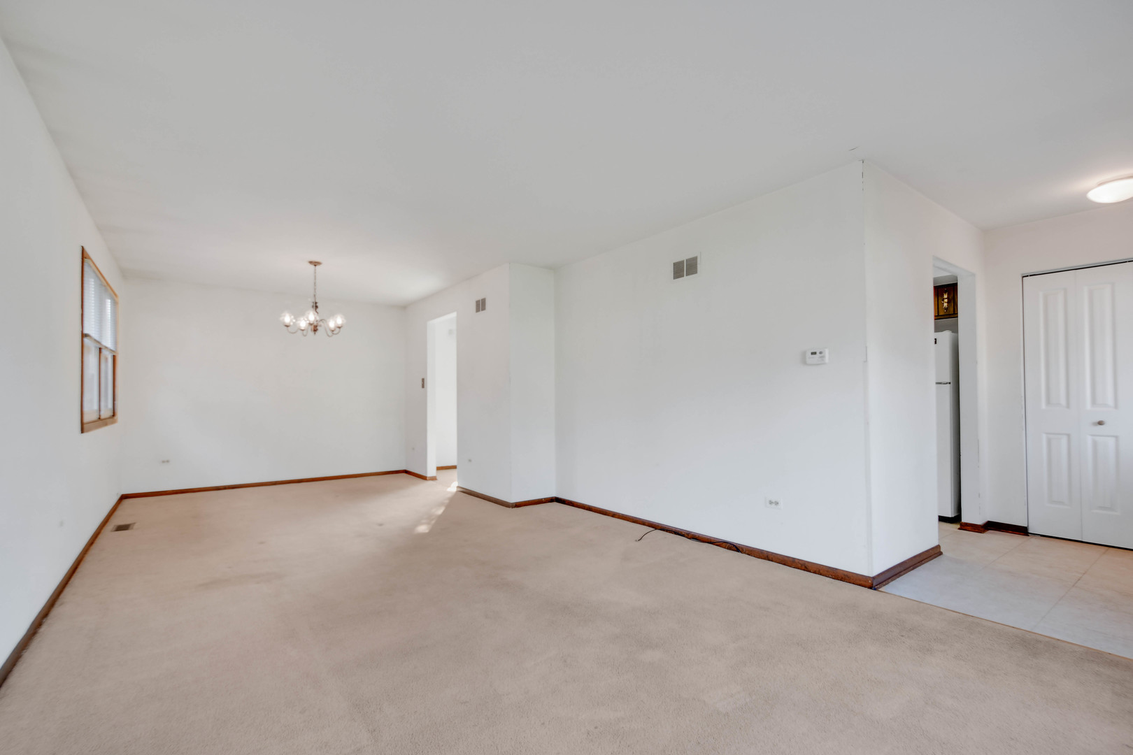 11201 S Deerpath Lane, Palos Hills, IL 60465