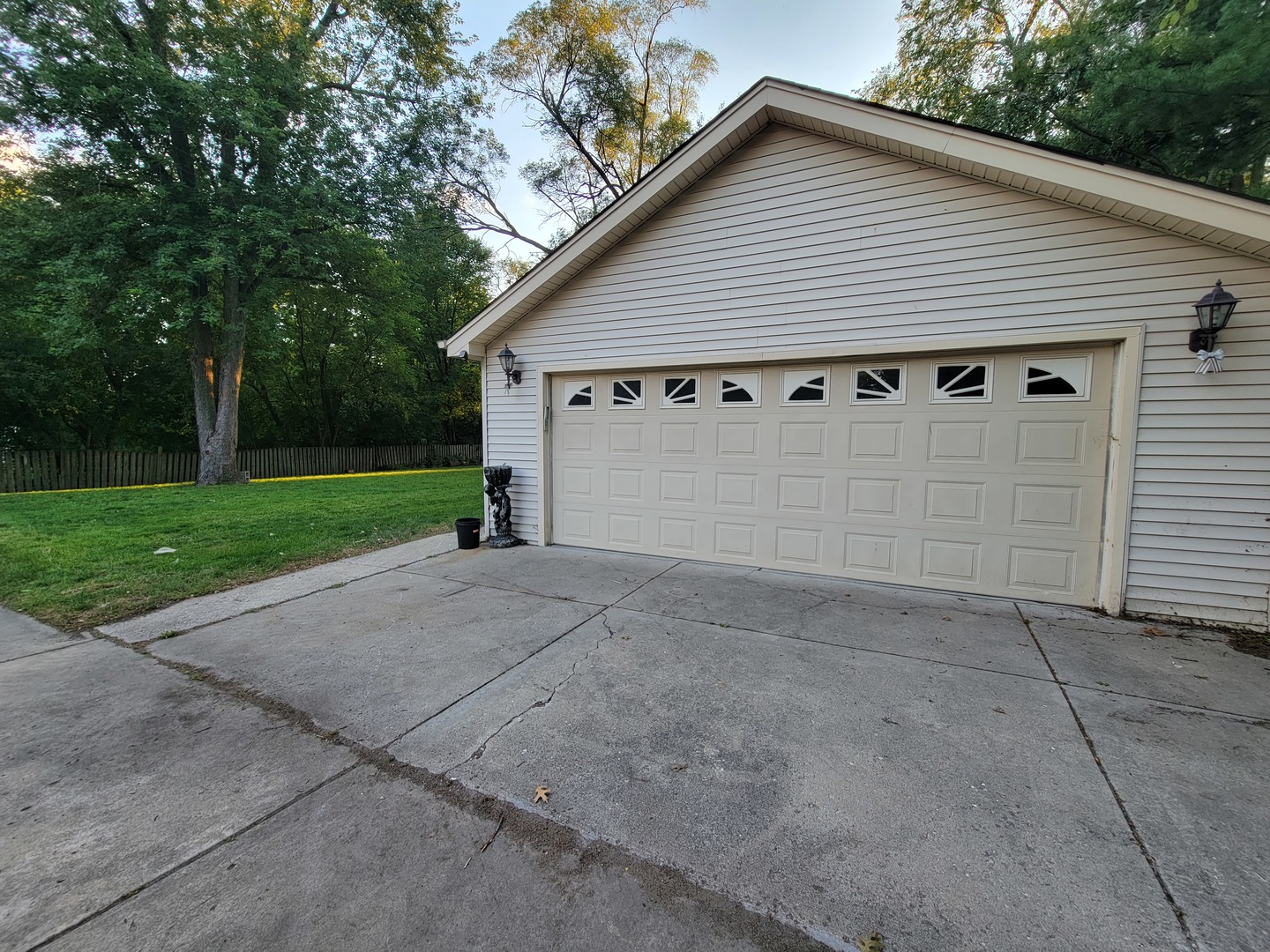 338 Pleasant Drive, Schaumburg, IL 60193