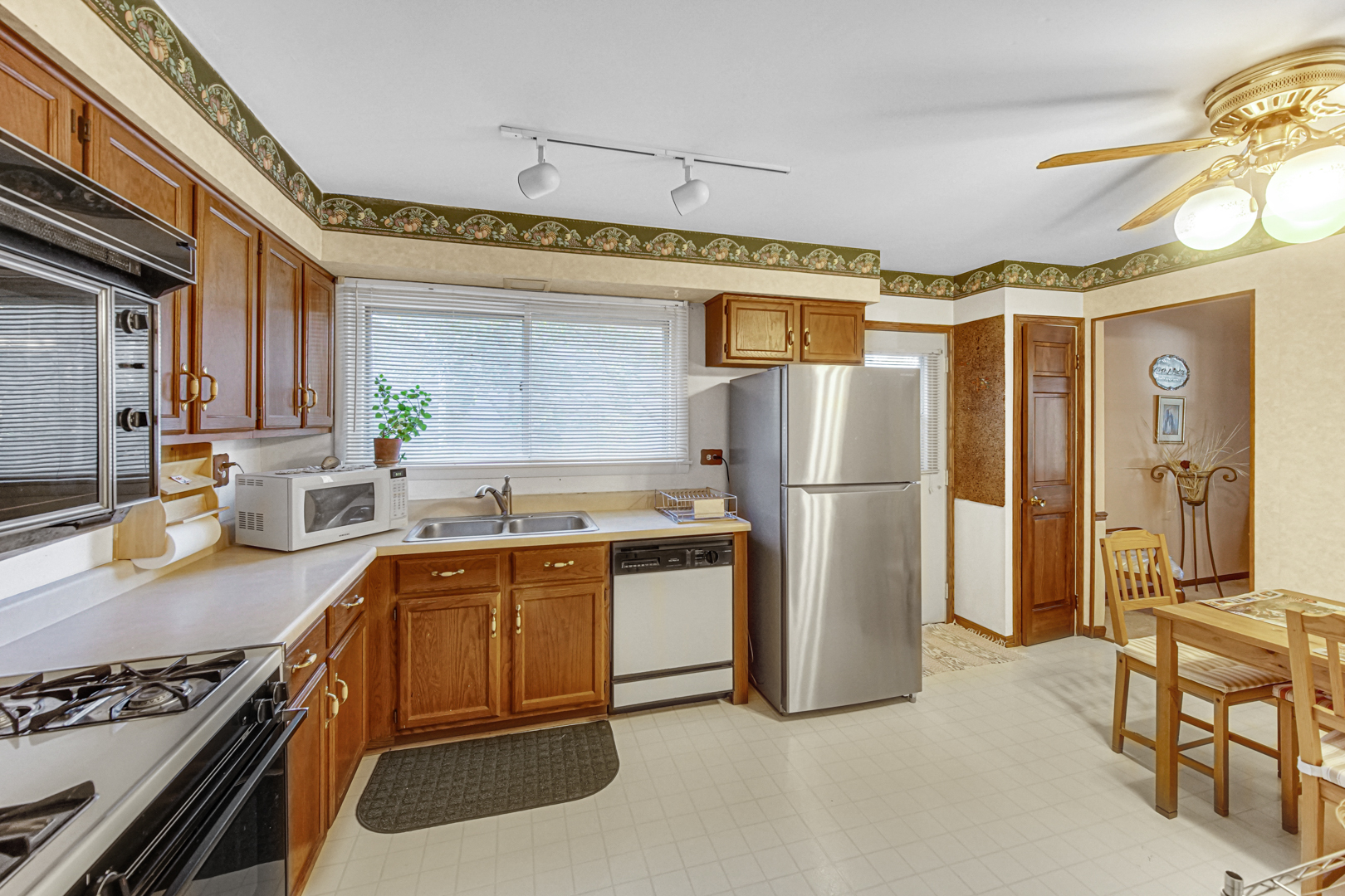 308 Pacific Drive, Bolingbrook, IL 60440