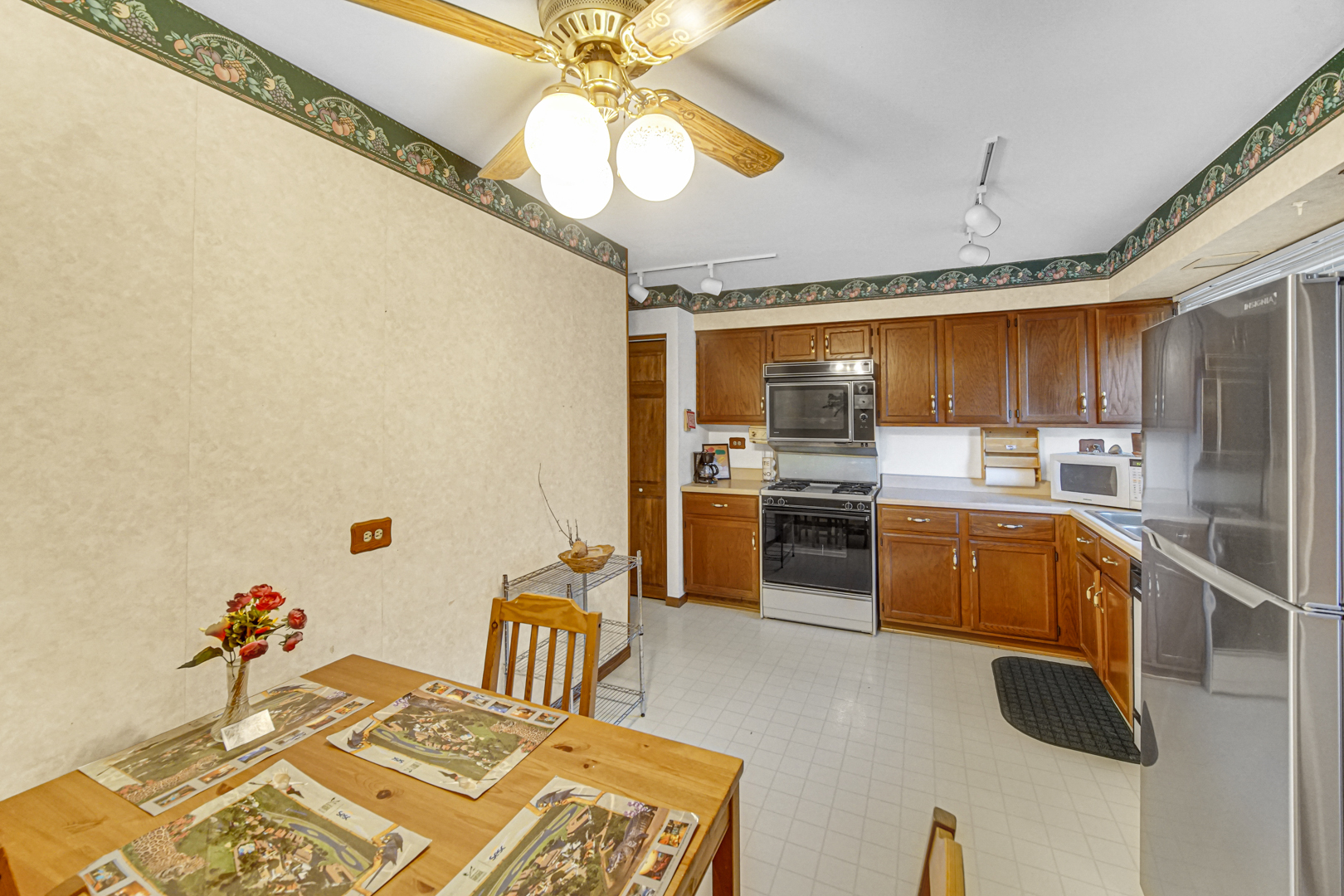 308 Pacific Drive, Bolingbrook, IL 60440