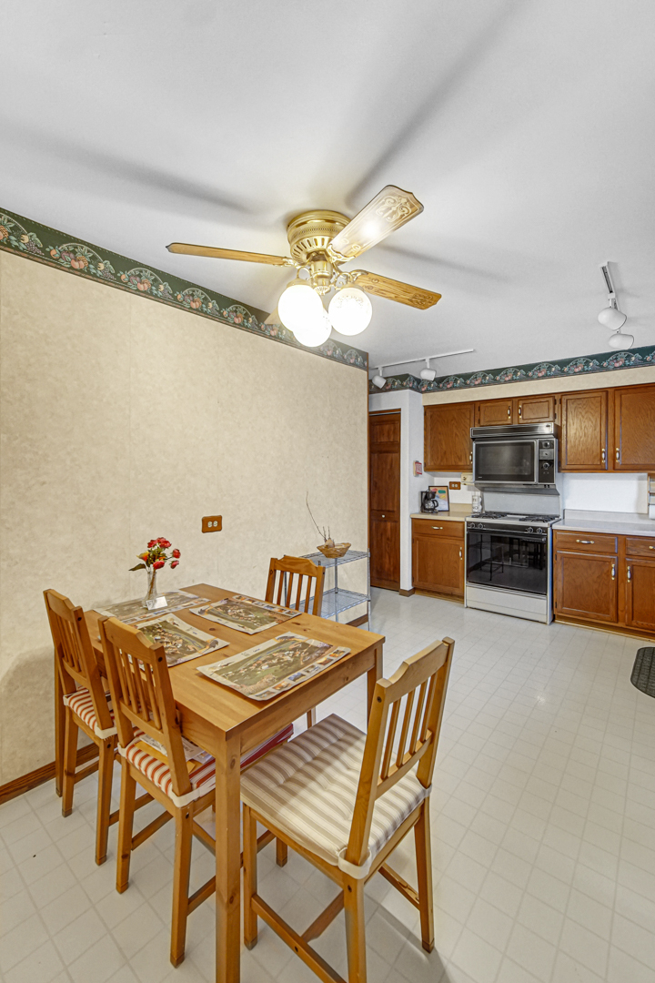 308 Pacific Drive, Bolingbrook, IL 60440