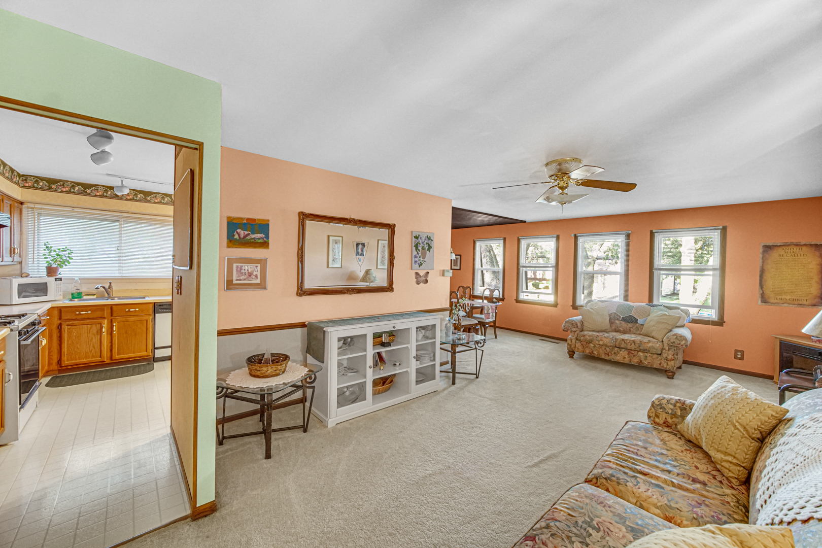 308 Pacific Drive, Bolingbrook, IL 60440