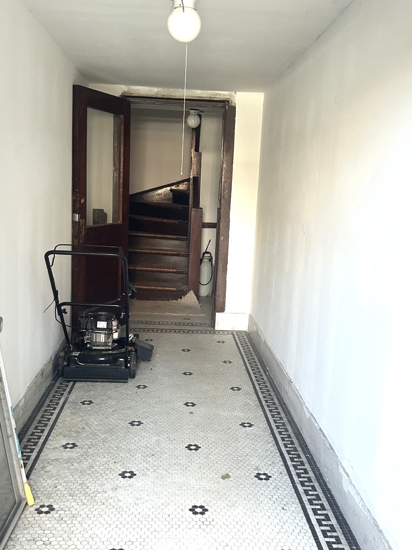 3247 W Thomas Street, Chicago, IL 60651