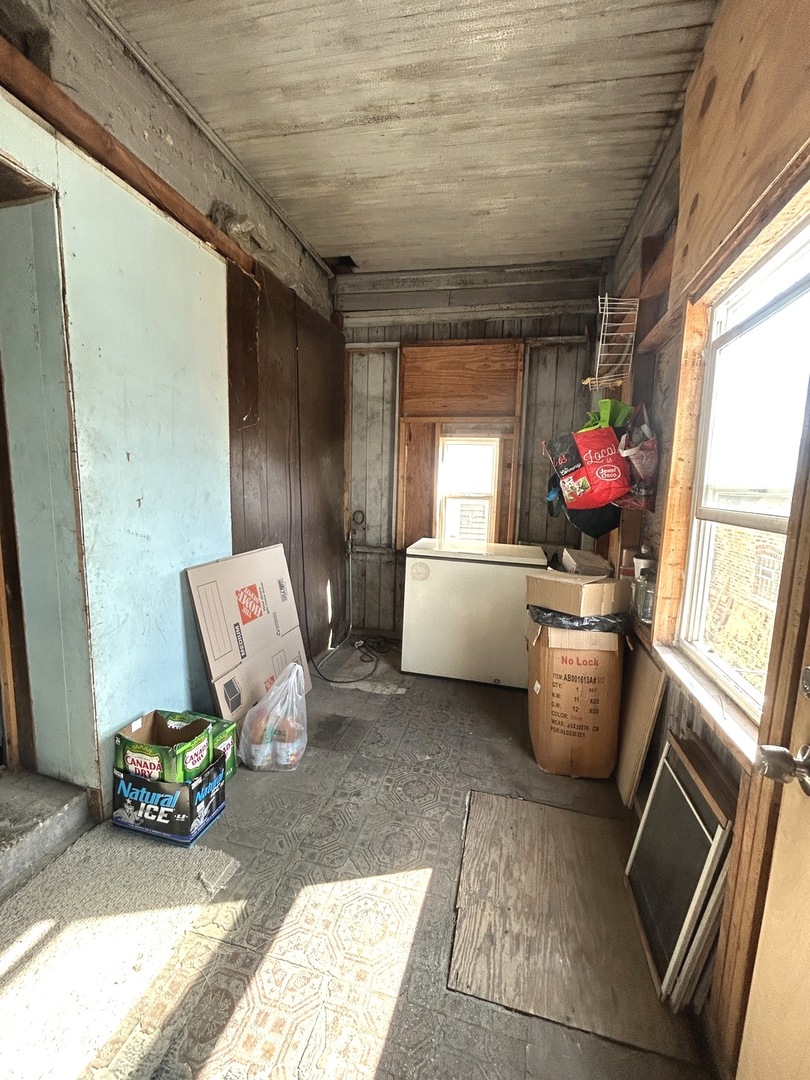 3247 W Thomas Street, Chicago, IL 60651