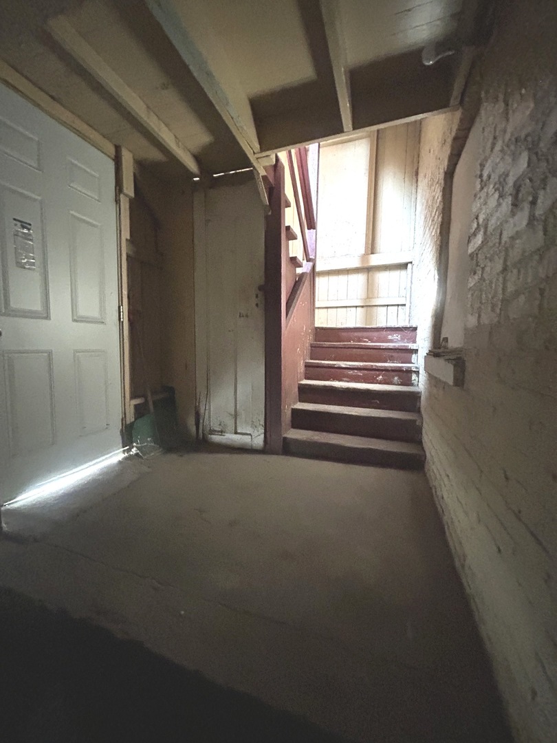 3247 W Thomas Street, Chicago, IL 60651