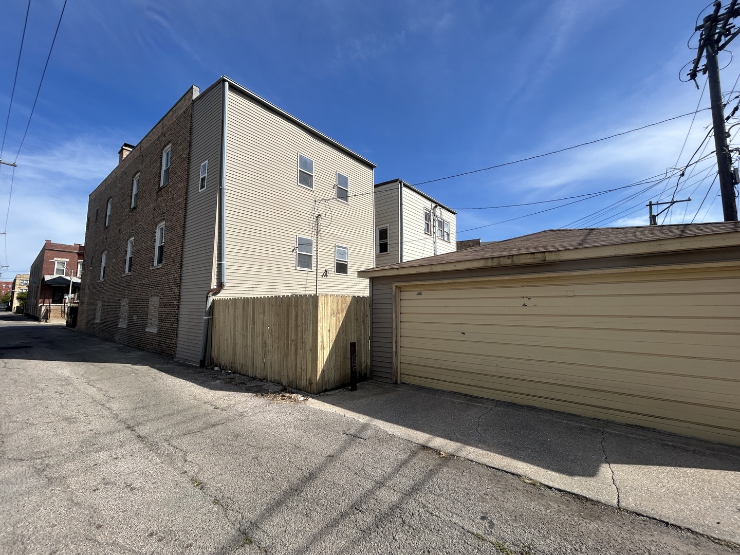 3247 W Thomas Street, Chicago, IL 60651
