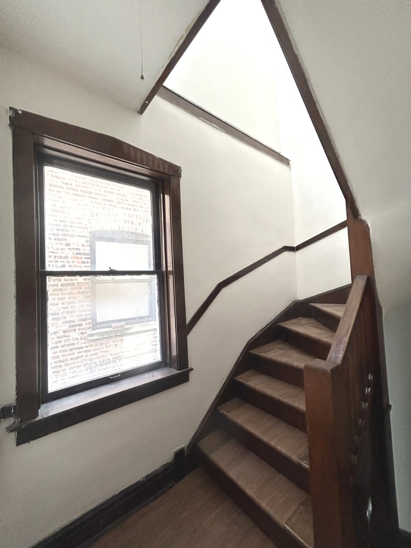 3247 W Thomas Street, Chicago, IL 60651