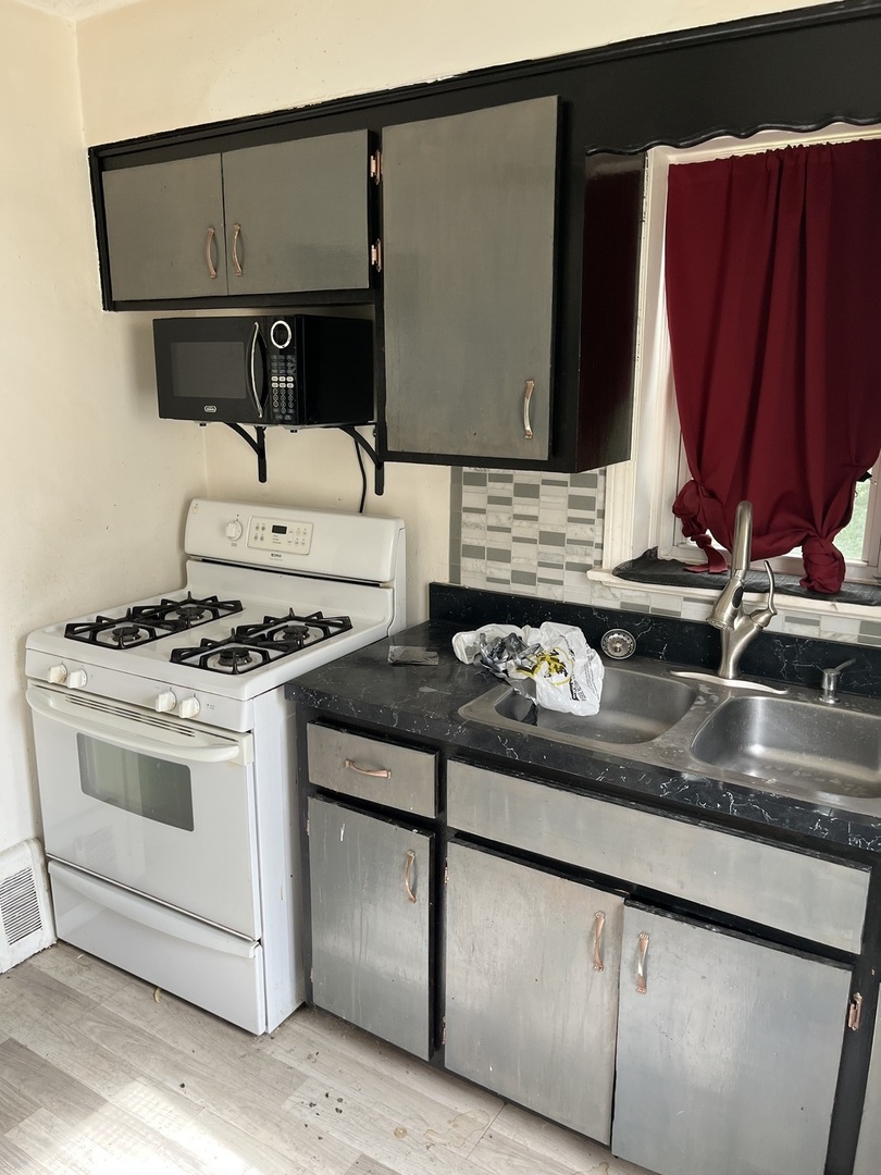 250 E 143rd Street, Dolton, IL 60419